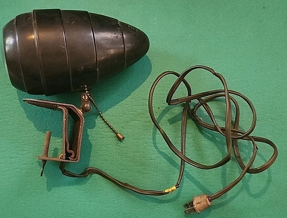 1930s Beehive Clamping Bullet Bakelite Bed Light Lamp Sconce w Pull Chain, Works