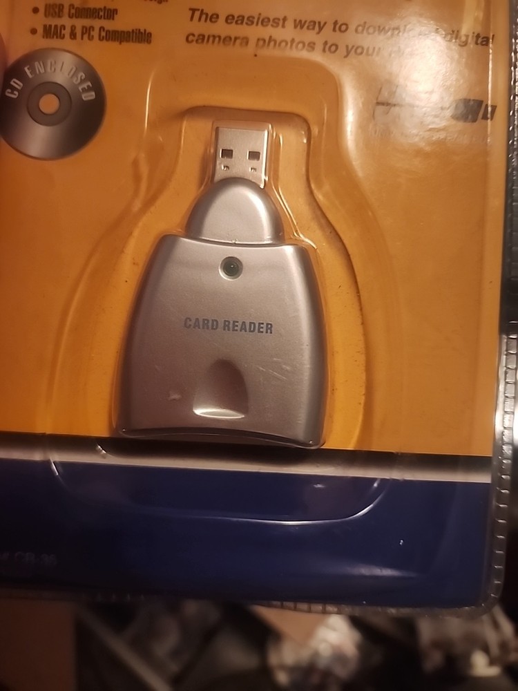 Digital Concepts Camera Multi Media/Secure Digital Card Reader & Writer