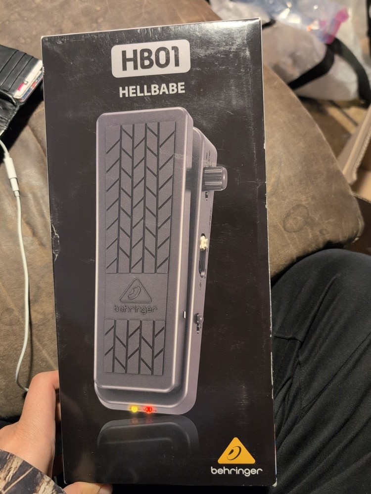 Behringer HB01 Hellbabe Wah-Wah Pedal with Optical Control