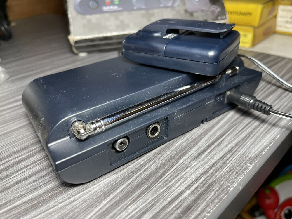 Wireless Lapel Microphone System 171.905 MHZ RadioShack