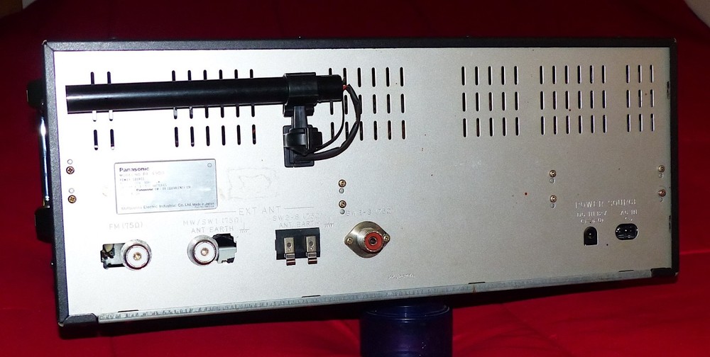 Panasonic RF-4900 AM-FM Shortwave Receiver