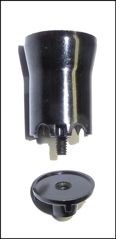 Pin Type Candelabra Lamp Socket, 1 1/4" Tall 47725JB