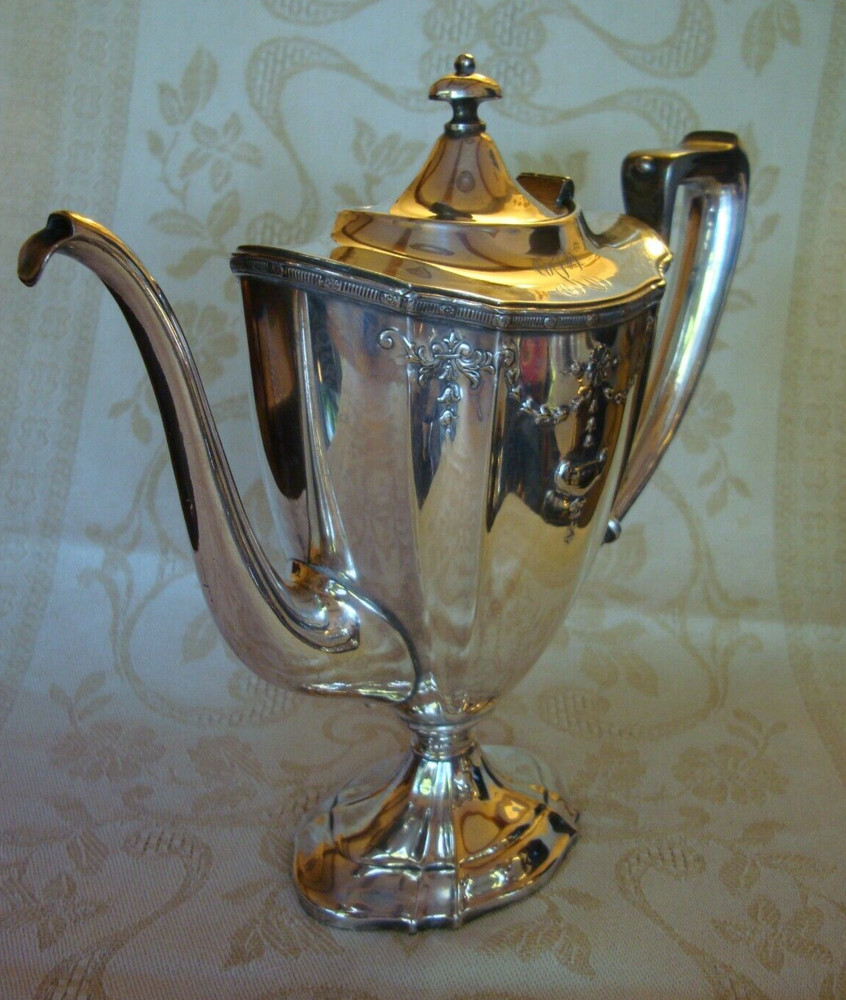 MERIDEN SILVER PLATE 1921 TEA POT, LARGE 11"
