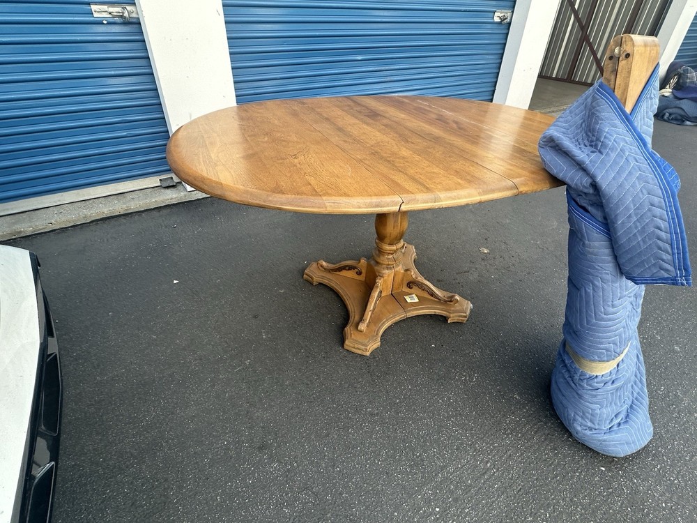 Vintage rop-leaf Pedestal Table
