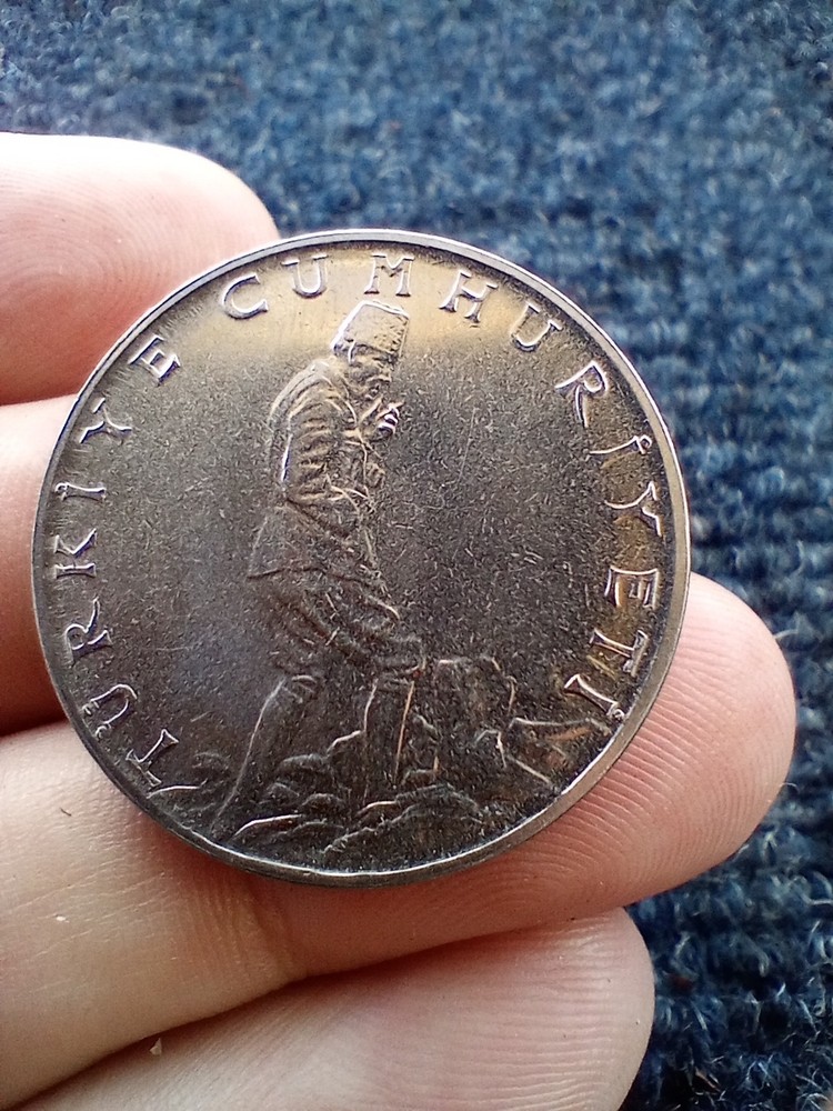 TURKEY. 2-1/2 LIRA, 1972. UNCIRCULATED.