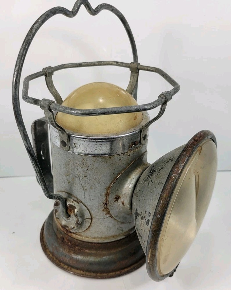 VINTAGE DELTA BARN LANTERN - DELTA POWERLITE - COMPLETE - SEE DESCRIPTION