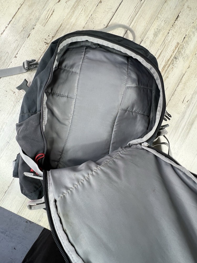 CamelBak Rim Runner 22 Hydration Backpack 22L Gray/Red