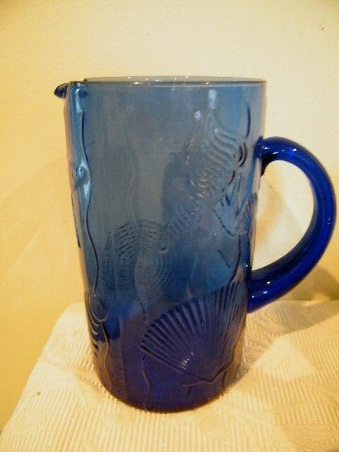 BLUE COBALT HAND BLOWN GLASSS PITCHER HANDLE 8.5" X 5" EMBOSSED SHELL PATTERN
