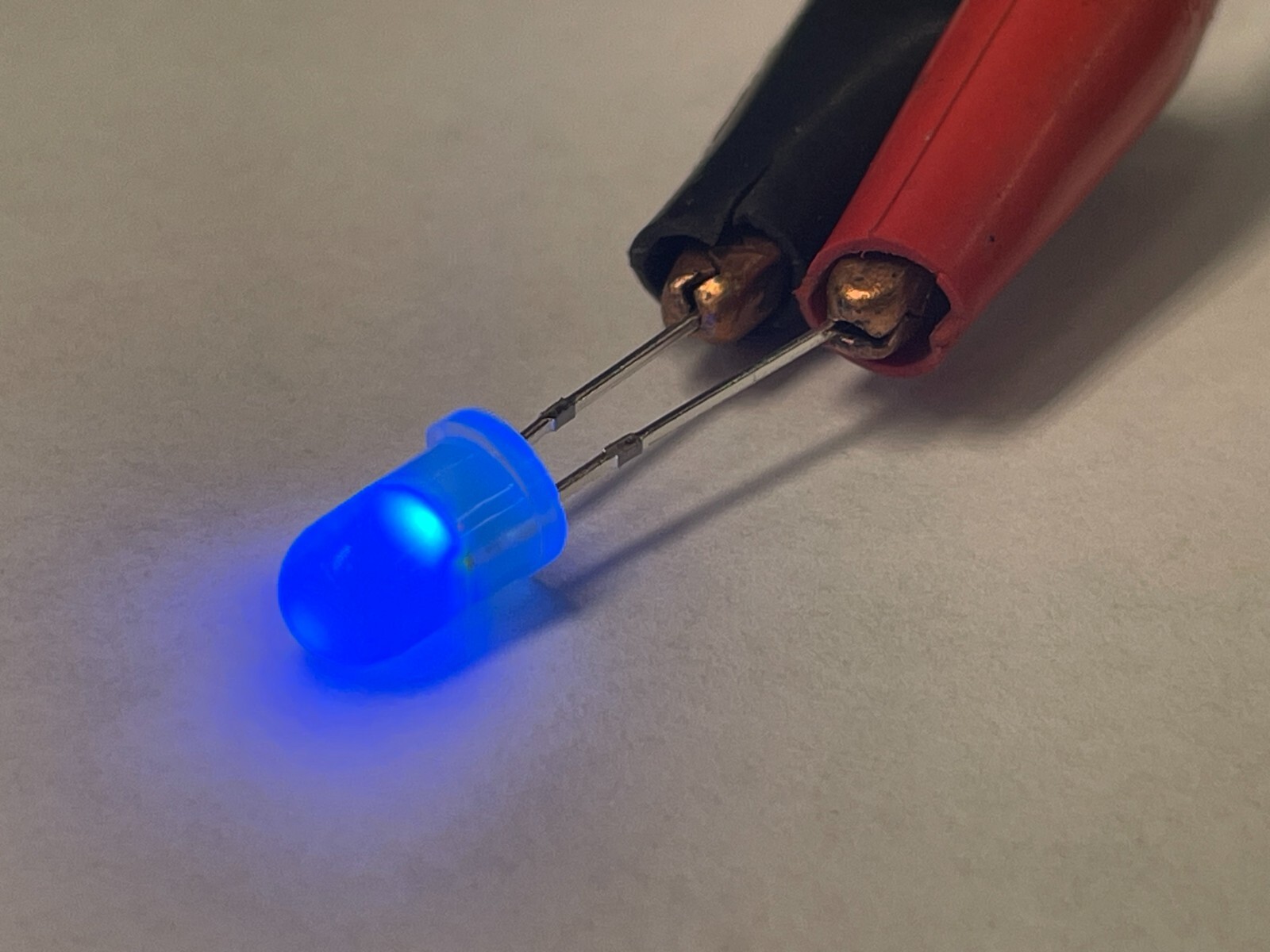 Flashing Blinking LEDs LED 5mm Red Blue Yellow Green QTY 12
