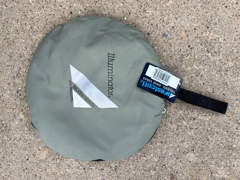 Westcott Illuminator Reflector – Silver/White Collapsible (with Case)