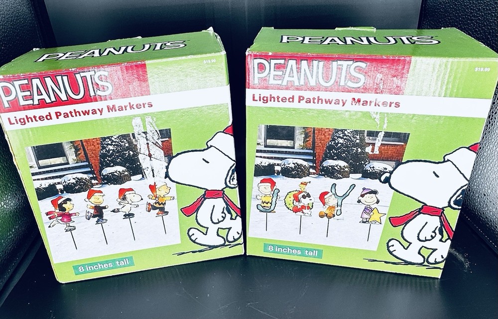 Peanuts Pre-Lit Lighted Christmas Decor Bundle