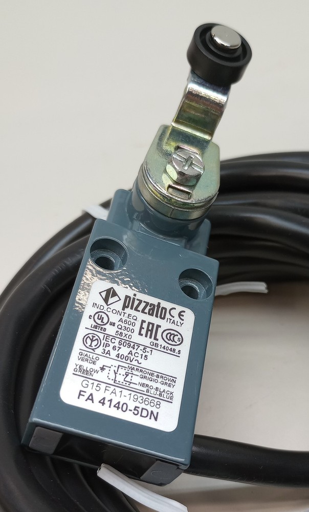 Pizzato FA 4140-5DN Position Switch With Roller Lever