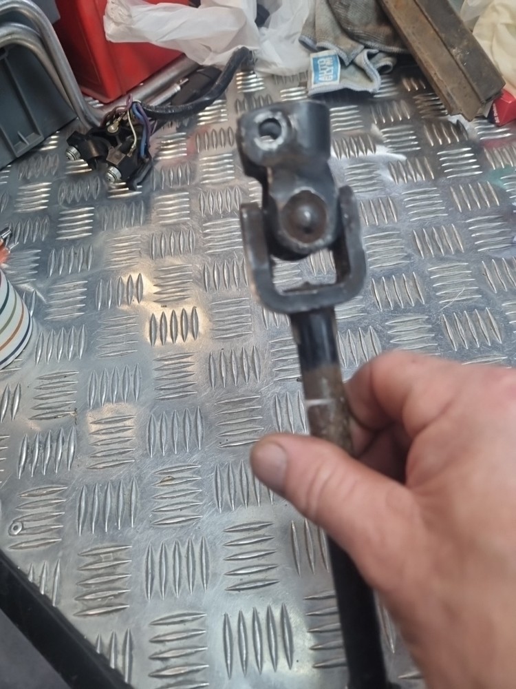 reliant lower steering column splined shaft