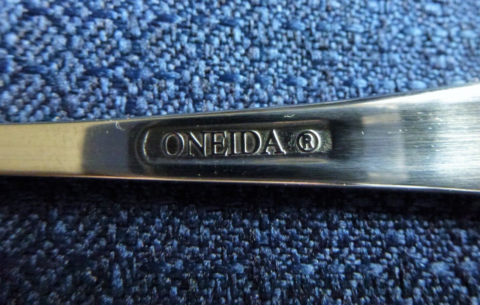 Oneida ICARUS Glossy Set of 4 Salad Forks Stainless Flatware (6 7/8")