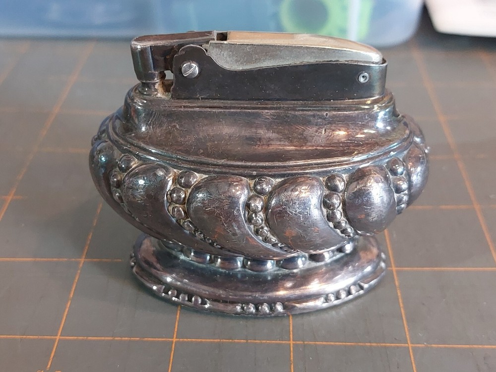Vintage Ronson Crown Table Lighter