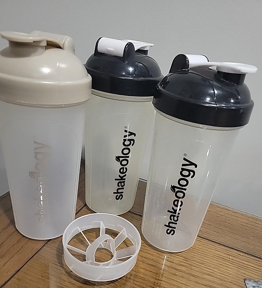 (3) SHAKEOLOGY Performance Blender Shaker Mixing 25 oz Clear Cup