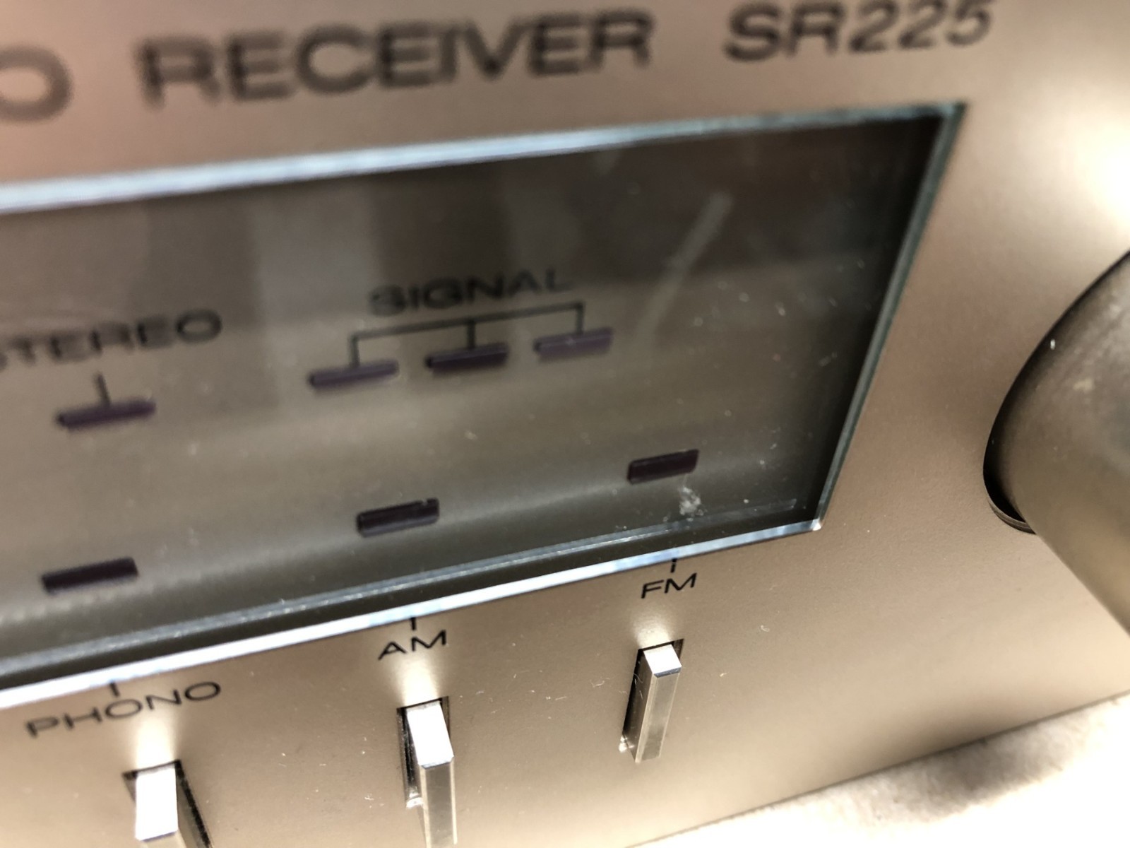 MARANTZ SR225 VINTAGE Stereo Receiver - Great Rich Sound. TESTED but SOLD AS-IS