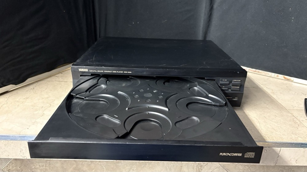 Yamaha CDC-502 CD Changer 5 Disc Carousel & Remote! * Nice!*
