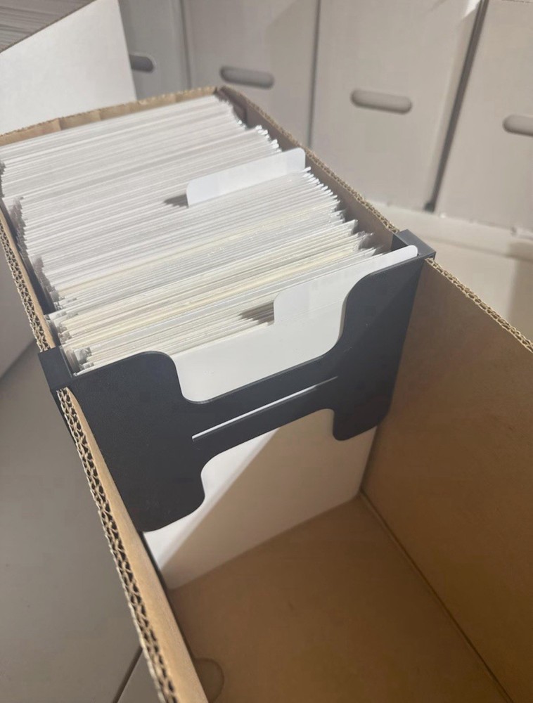Comic Book Stopper - Keep Your Comics Upright! - Fits Short and Long Boxes!