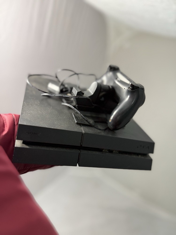 PS4 With Controller And Charging Stand (NO POWER CORD)