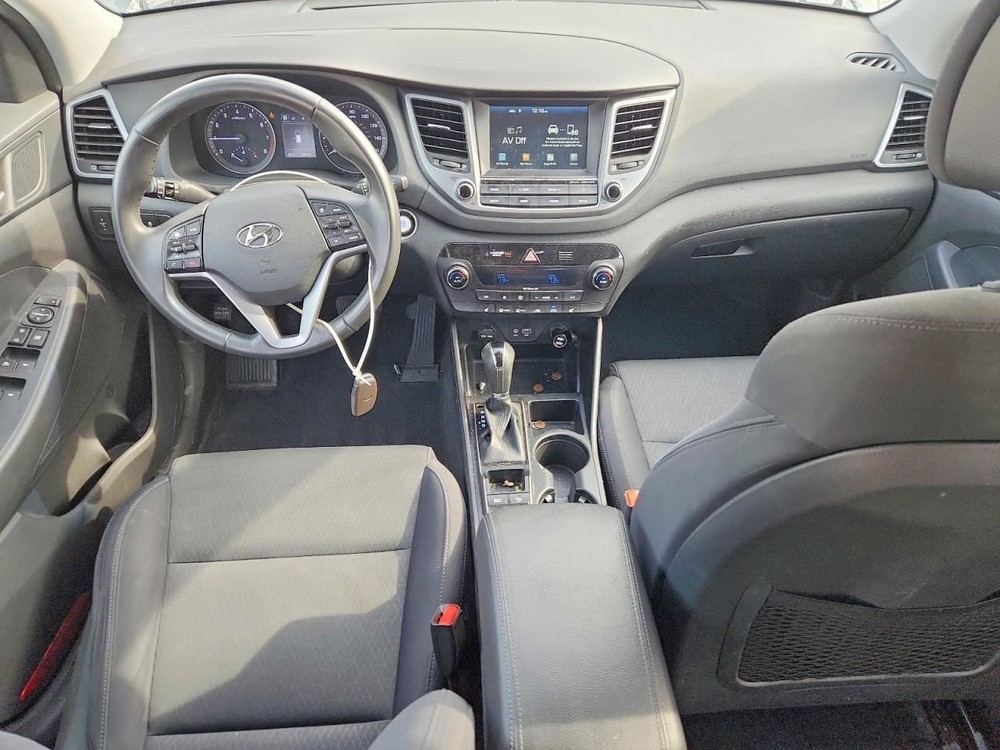TUCSON 2018 Glove Box 4970464