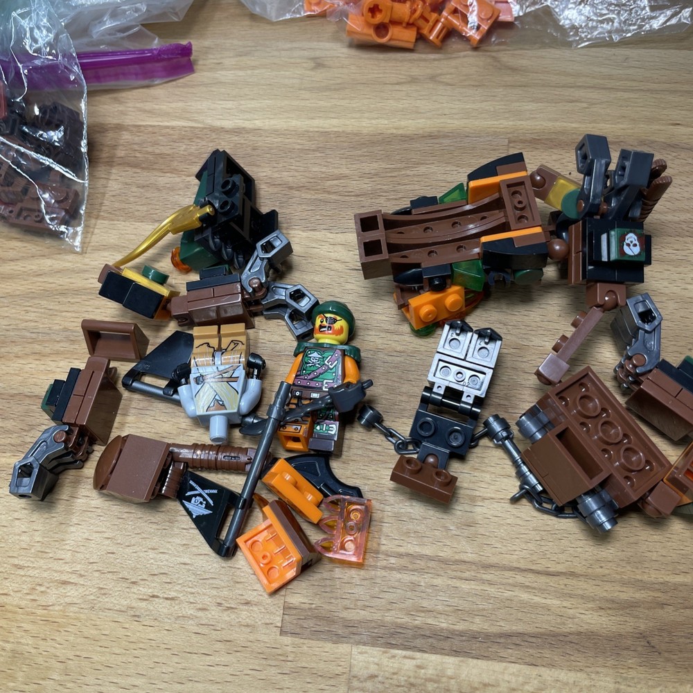 minifigure And Blocks Instruction Book