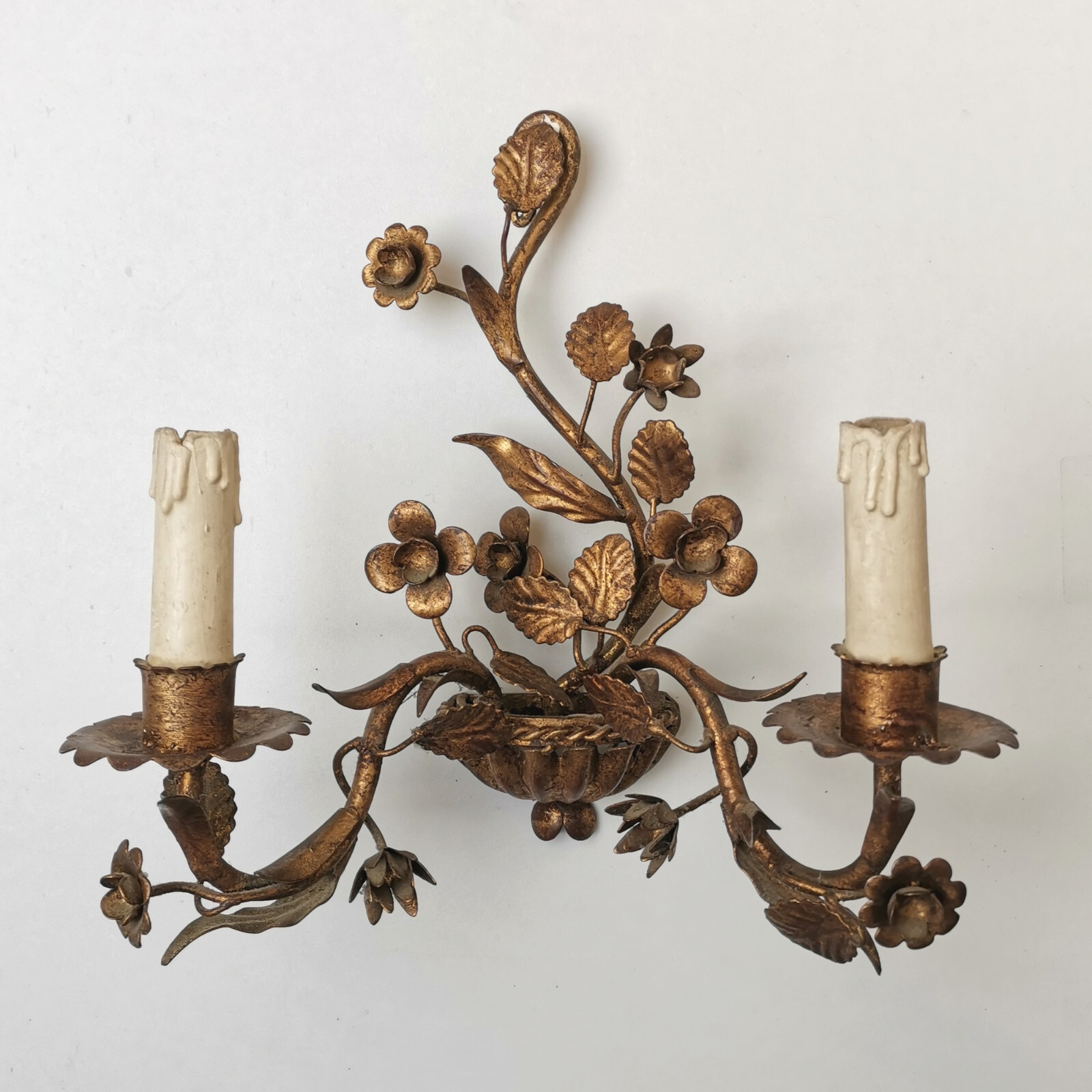 ANTIQUE ITALIAN GILT TOLE WALL SCONCE 2 LIGHTS FIXTURE VINTAGE 1950's TOLEWARE