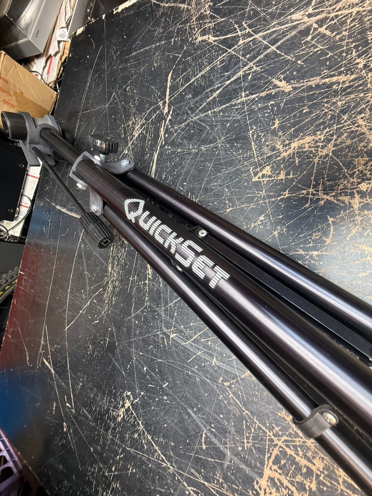 Quick Set 5-95818-6B Tripod