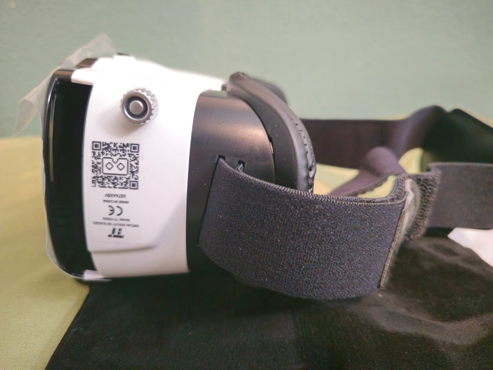 TaoTronics 3D VR Headset with Magnetic Trigger Lightweight VirtualRealityGlasses