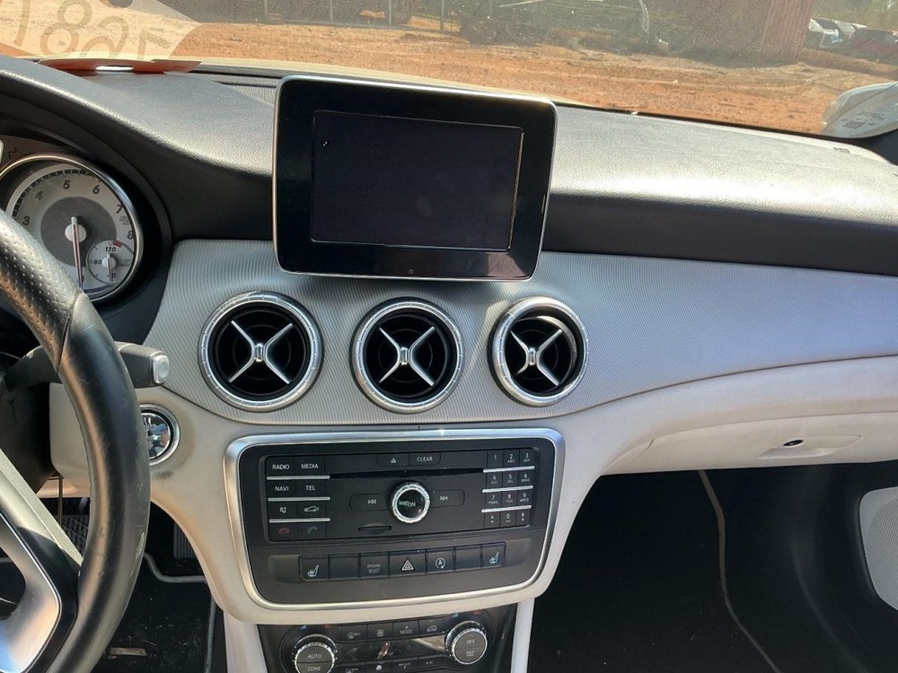 CLA250 2016 Glove Box 5008476