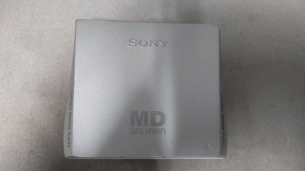 SONY  MZ-E75 Mini Disc Player MD Walkman Silver Good