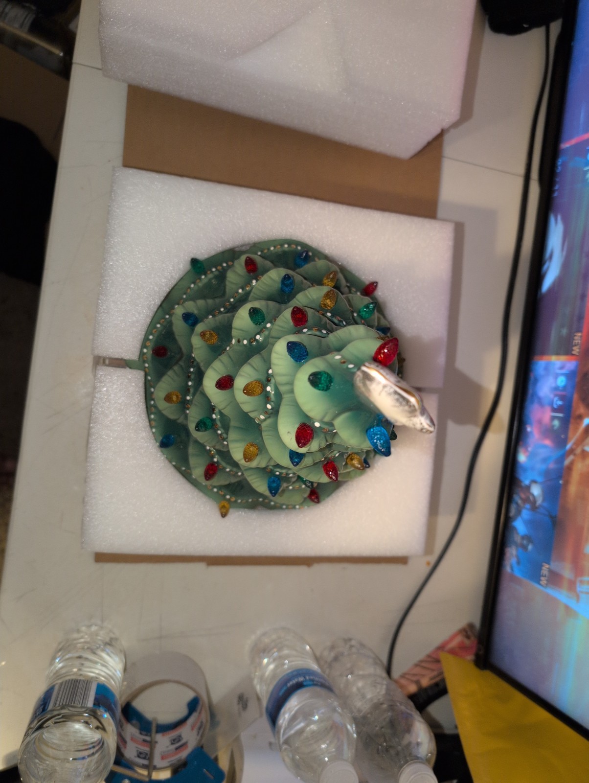 Lenox 890573 Treasured Traditions Green Light-Up Tree Figurine Christmas Holiday