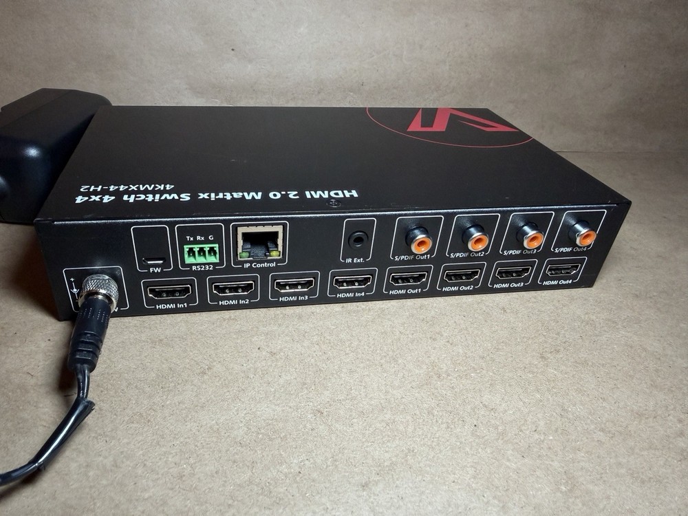 AV Access HDMI Matrix Splitter Switch 4KMX44-H2 w/ Remote