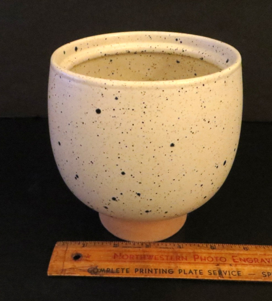 Modern footed vase egg shape beige speckle peach