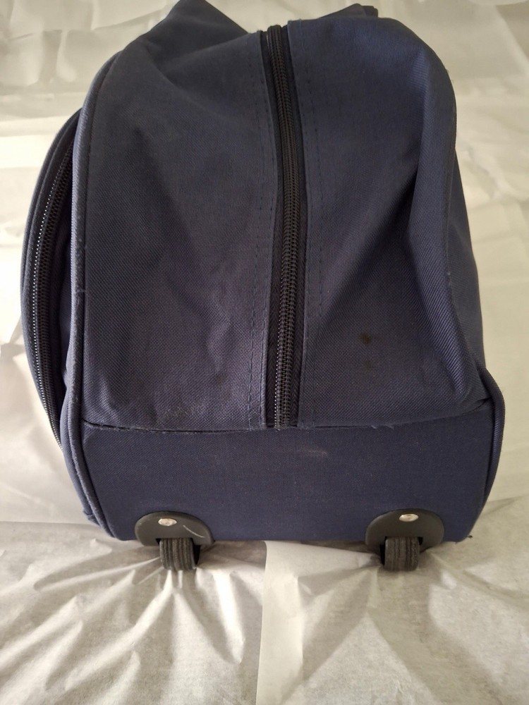 Jumping Beans Roller With Pull Out Handle Luggage Bowling Bag Zipper Closure