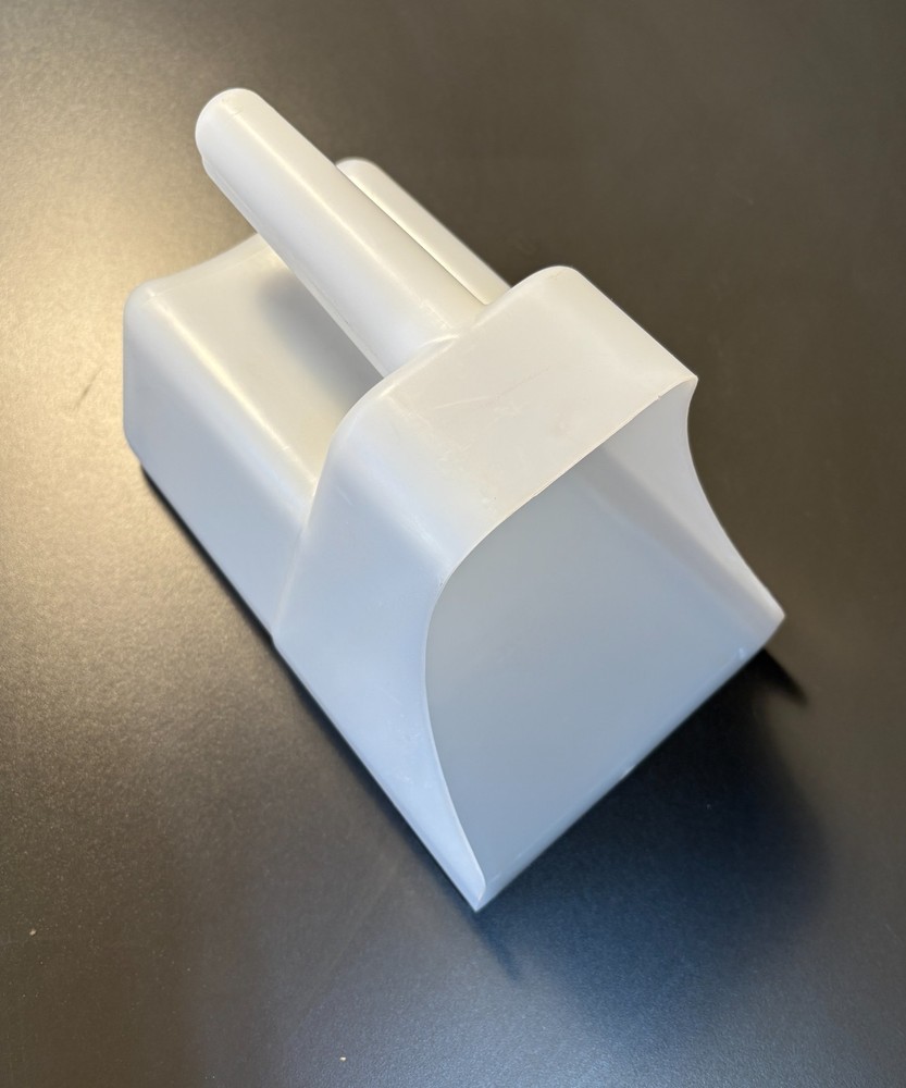 3 QUART PLASTIC FEED SCOOP FROM TOLCO