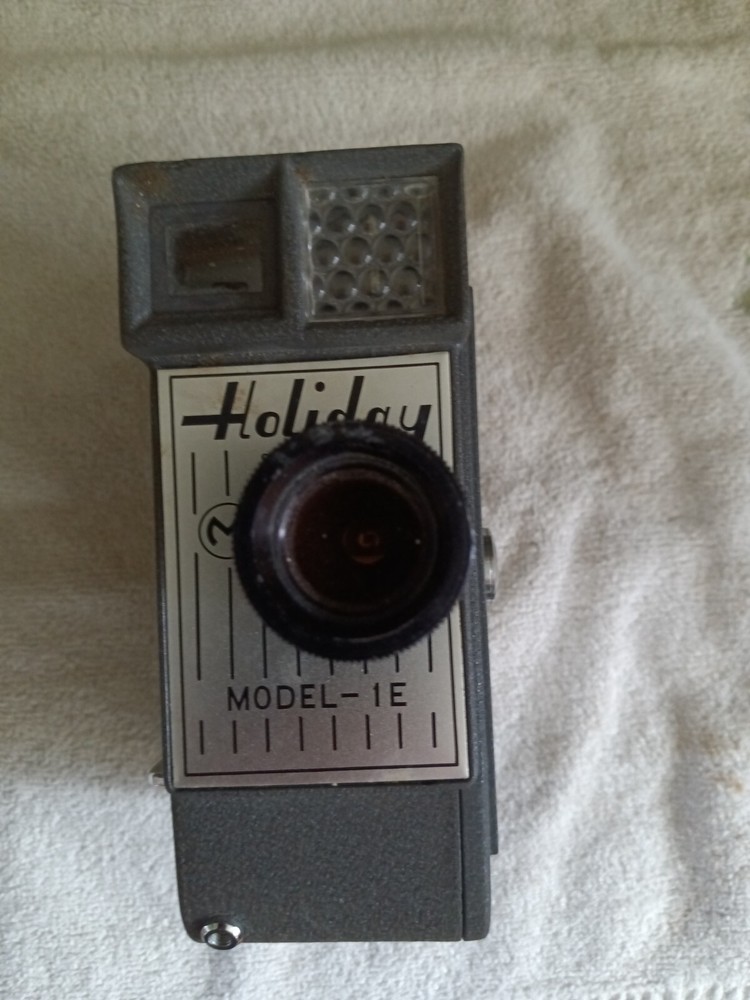 Holiday 8mm Movie Camera