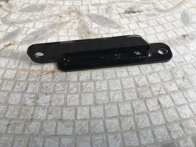 52123387 MIRROR BRACKET