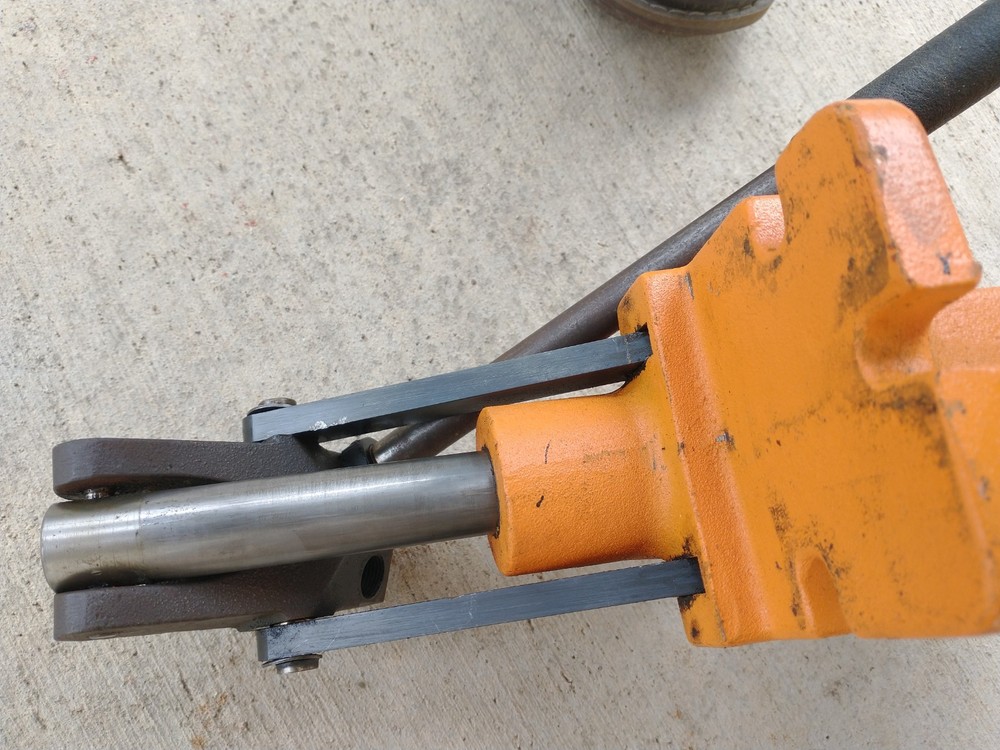 LYMAN ORANGE CRUSHER RELOADING PRESS CAST IRON SINGLE STAGE
