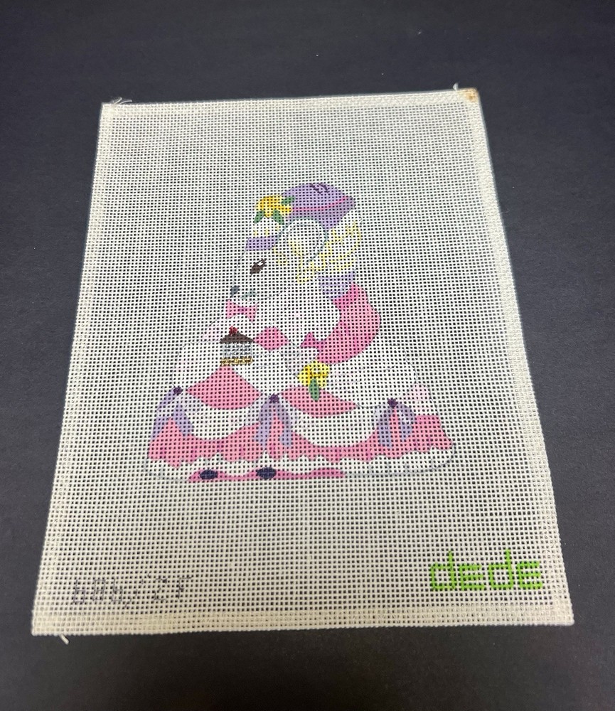 HAND PAINTED NEEDLEPOINT CANVAS, DEDE, MOUSE WITH SPRING COLORS #686 2F, 18 CT