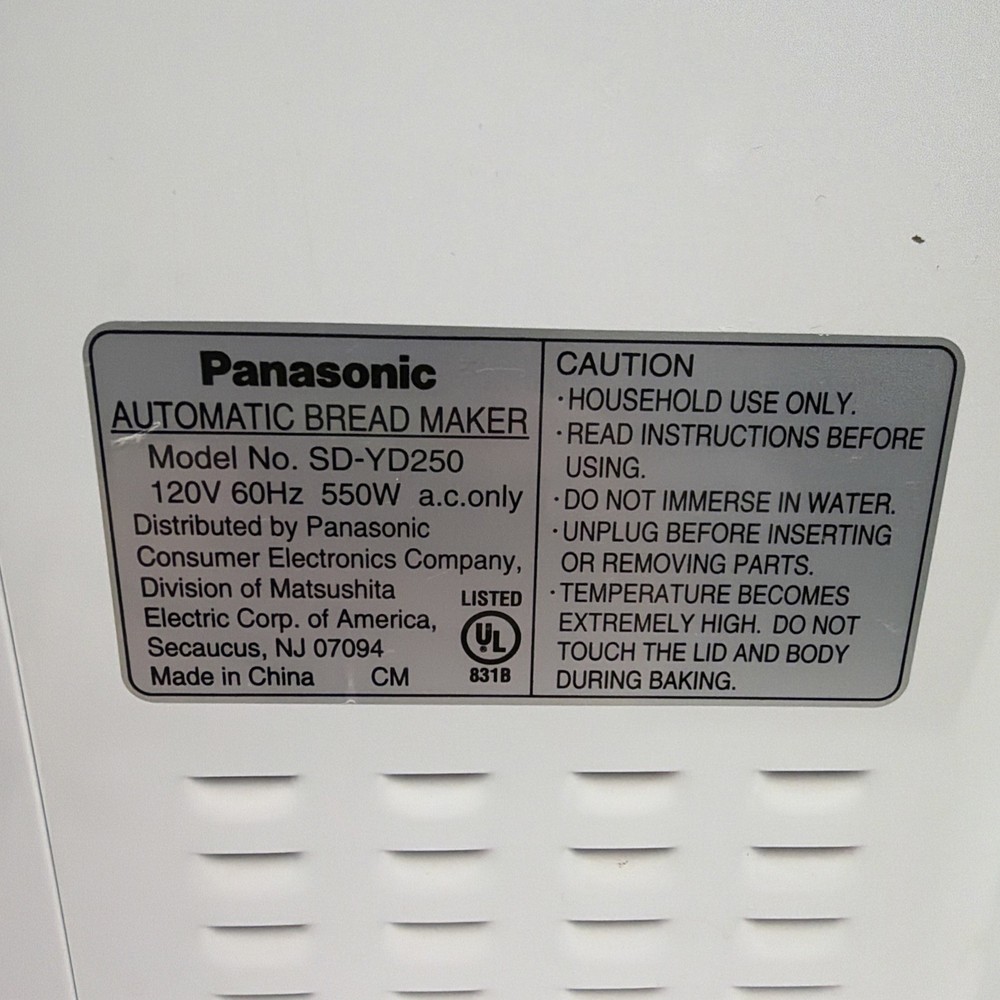 Panasonic SD-YD250 Bread Maker – Bread Pan & Paddle – Powers On – AS IS