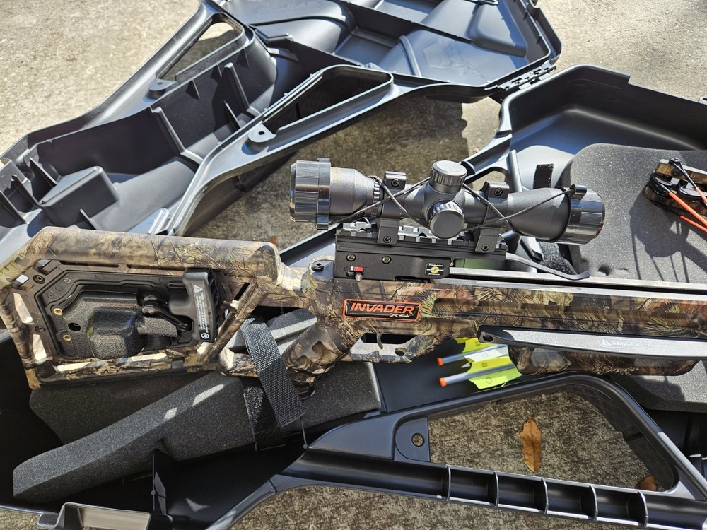 Wicked Ridge Invader X4 Crossbow Package with Hardcase And Accessories
