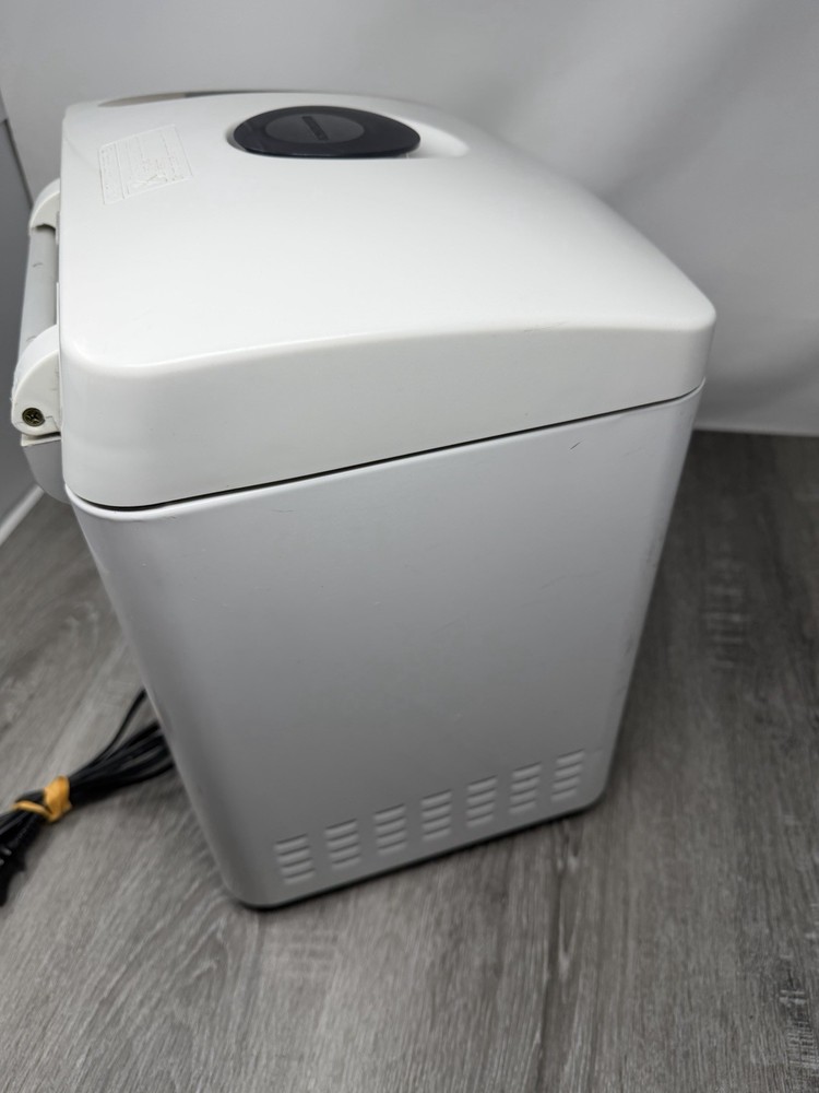 Panasonic SD-YD205 Automatic Bread Maker Machine TESTED / WORKS