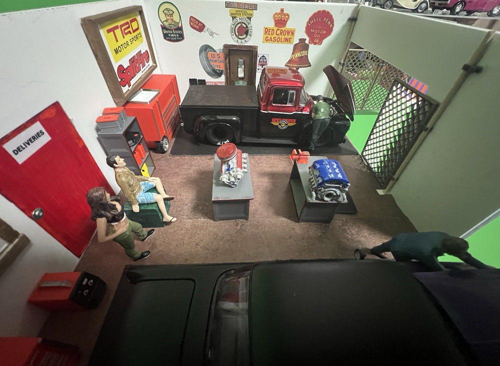 Built From Scratch - 1/24 Scale Diorama – “Earl’s Performance”