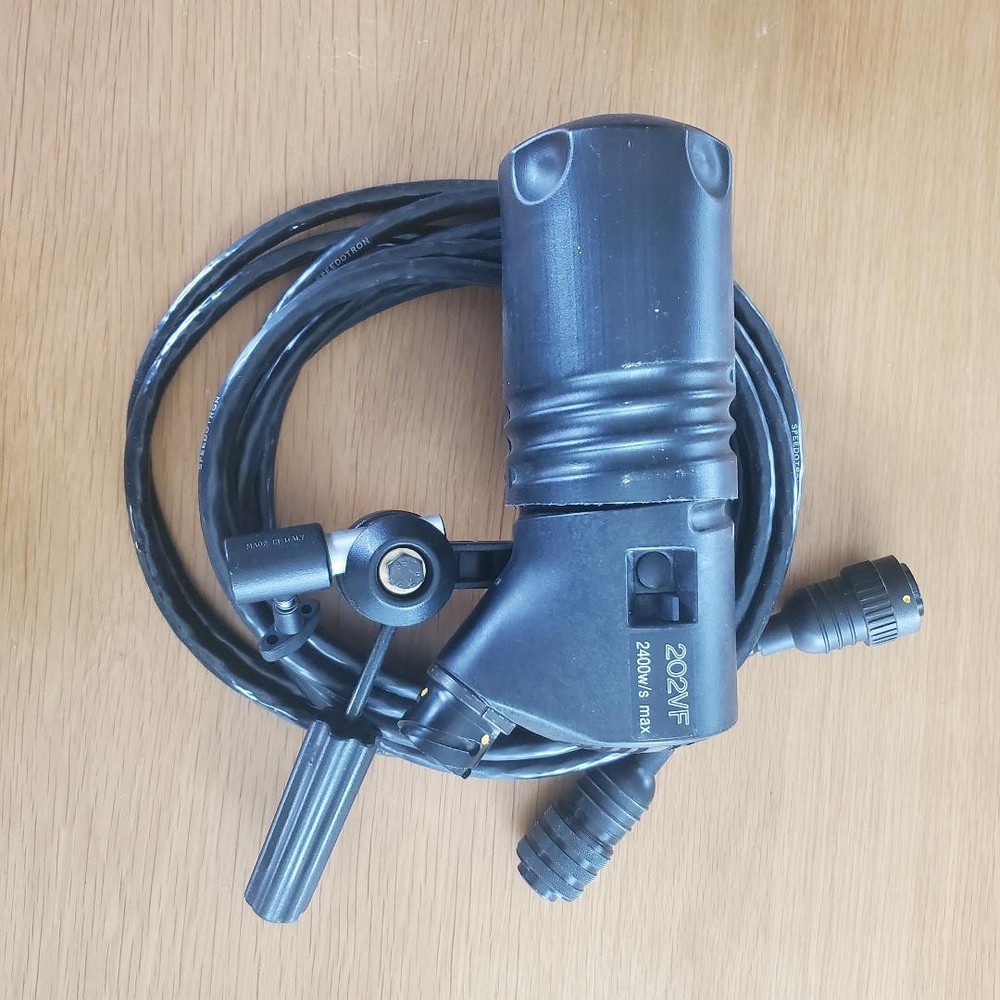 Speedotron 202VF 2400 W/SMax