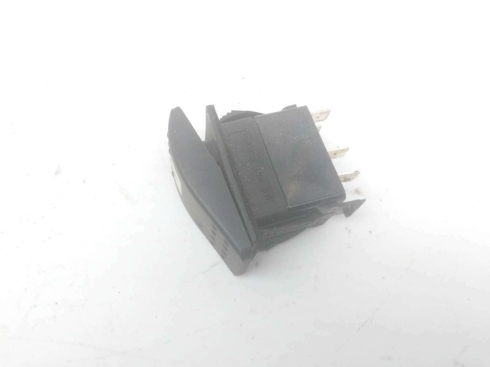 16 Can Am Commander 800R XT DPS Control Button Switch