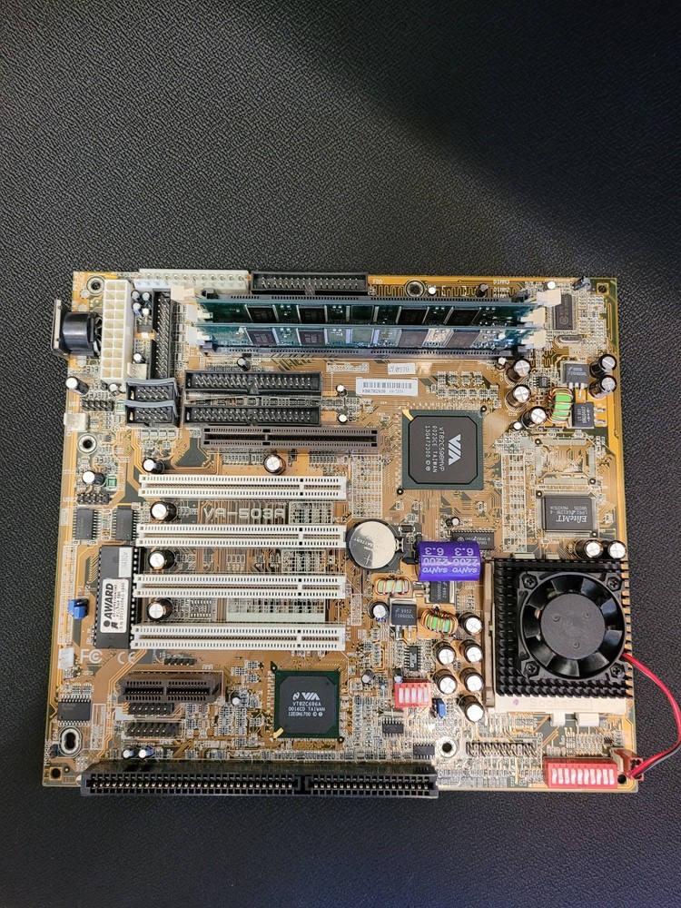 FIC VA-503A Motherboard