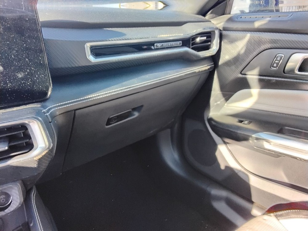 MUSTANG 2024 Camera/Projector 131057