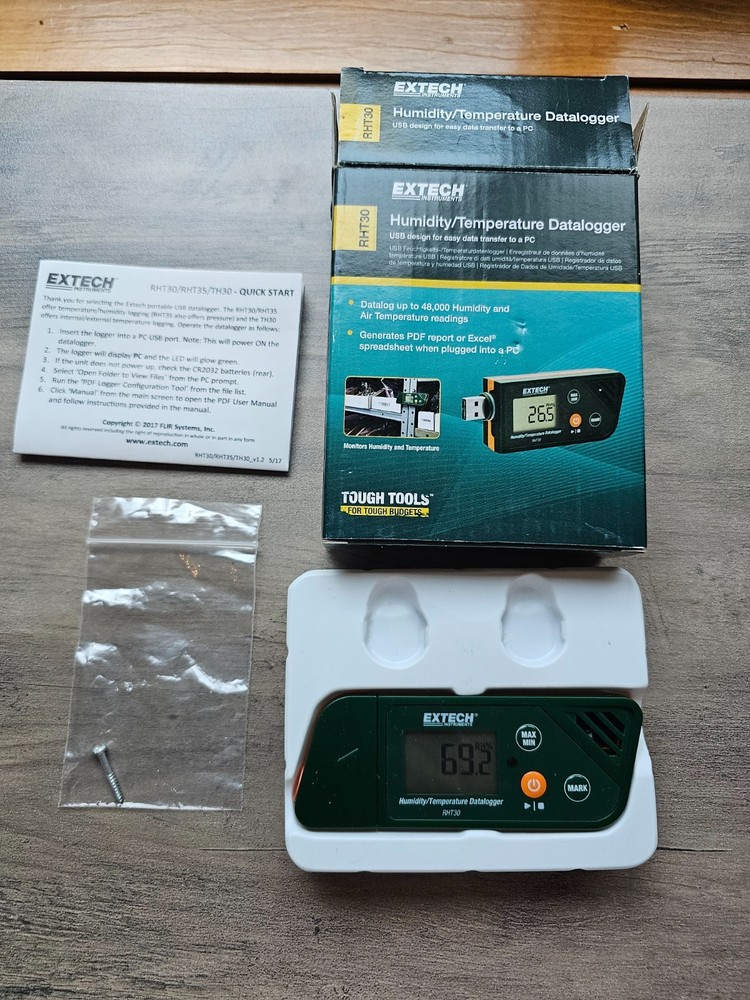Extech RHT30: USB Humidity/Temperature Datalogger