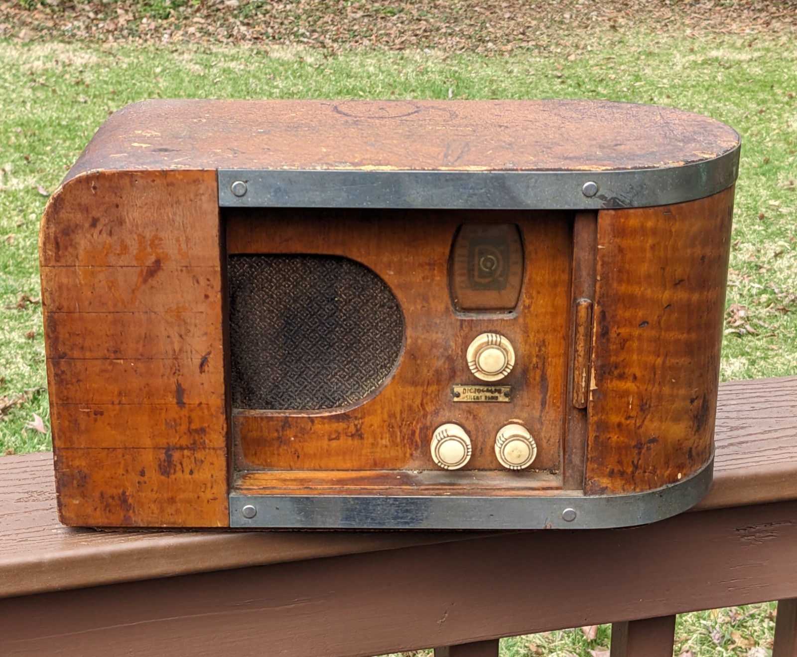 Very RARE 1930s Fada Tabletop Radio, Cork and Chrome Trim, Tambour Door